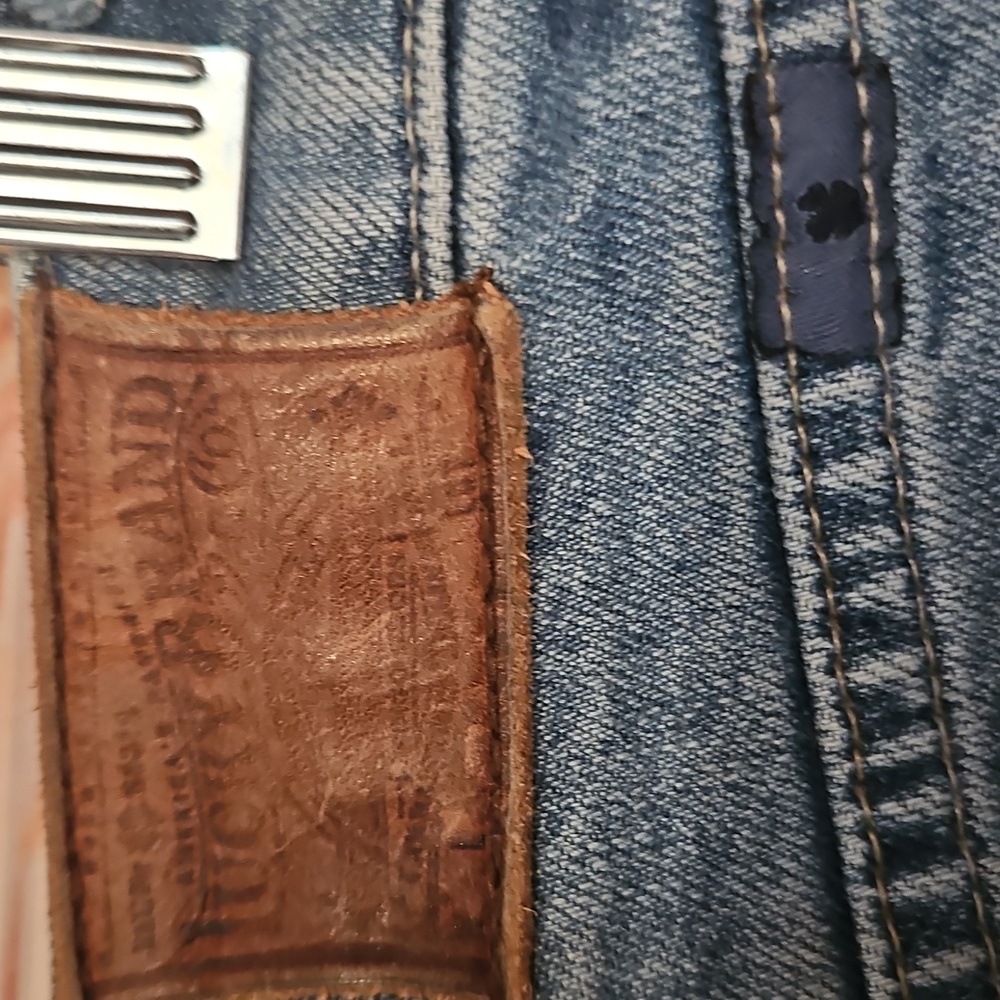 LIKE NEW "LUCKY BRAND" Woven 1990s Patch Detailed Jeans! 8/29 - Picture 5 of 10